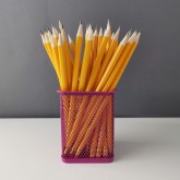 D.RECT Pot à crayons carré en métal | Porte-stylo cube en métal | Gobelet multifonction en maille pour stylo à bille Noir