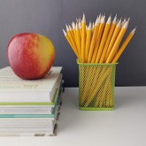 D.RECT Pot à crayons carré en métal | Porte-stylo cube en métal | Gobelet multifonction en maille pour stylo à bille Noir