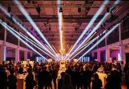 Scénographie lumineuse dans les foires et expositions : guide complet 2025